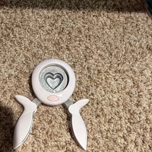 Fiskars heart squeeze punch